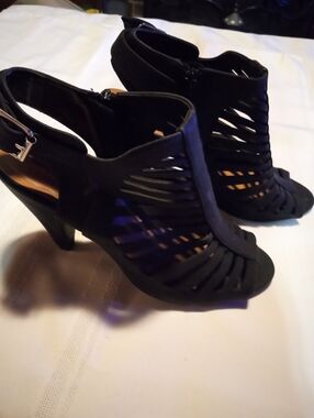 Black Strappy High Heel Sandals - Manhattan Collection Size 10 Women